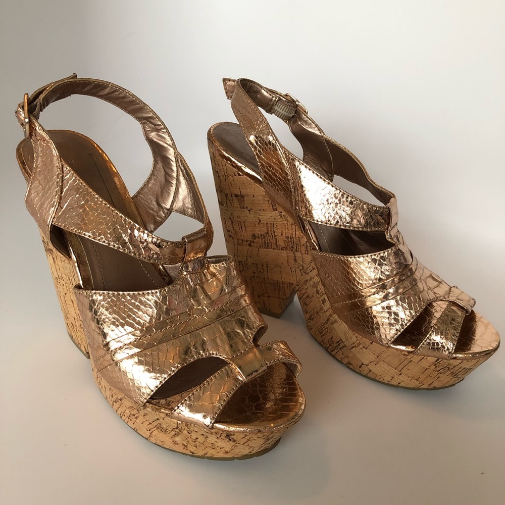 BCBGeneration Rose Gold Edelle Wegde Size 8 1/2